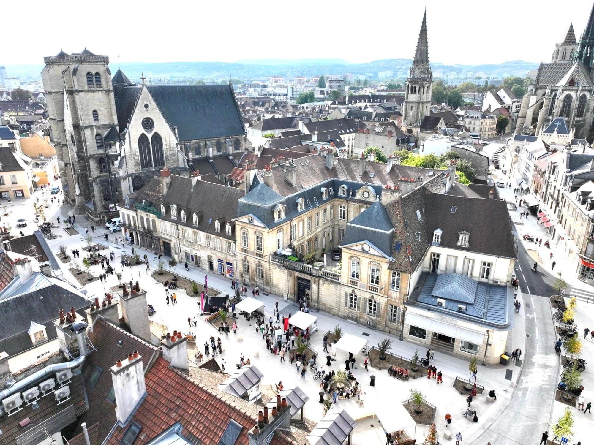 Suite - Le Monge - Dijon Centre Historique Exterior foto